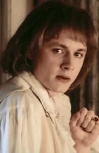 Владимир Шевельков в роли Никиты Оленева исполняет песню 